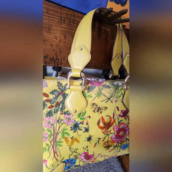 GUCCI Floral Yellow Tote Bag - Picture 14 of 17